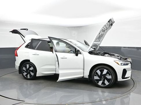 Used 2024 Volvo XC60 T8 Ultimate w/ Protection Package Premier AWD/4WD image 54