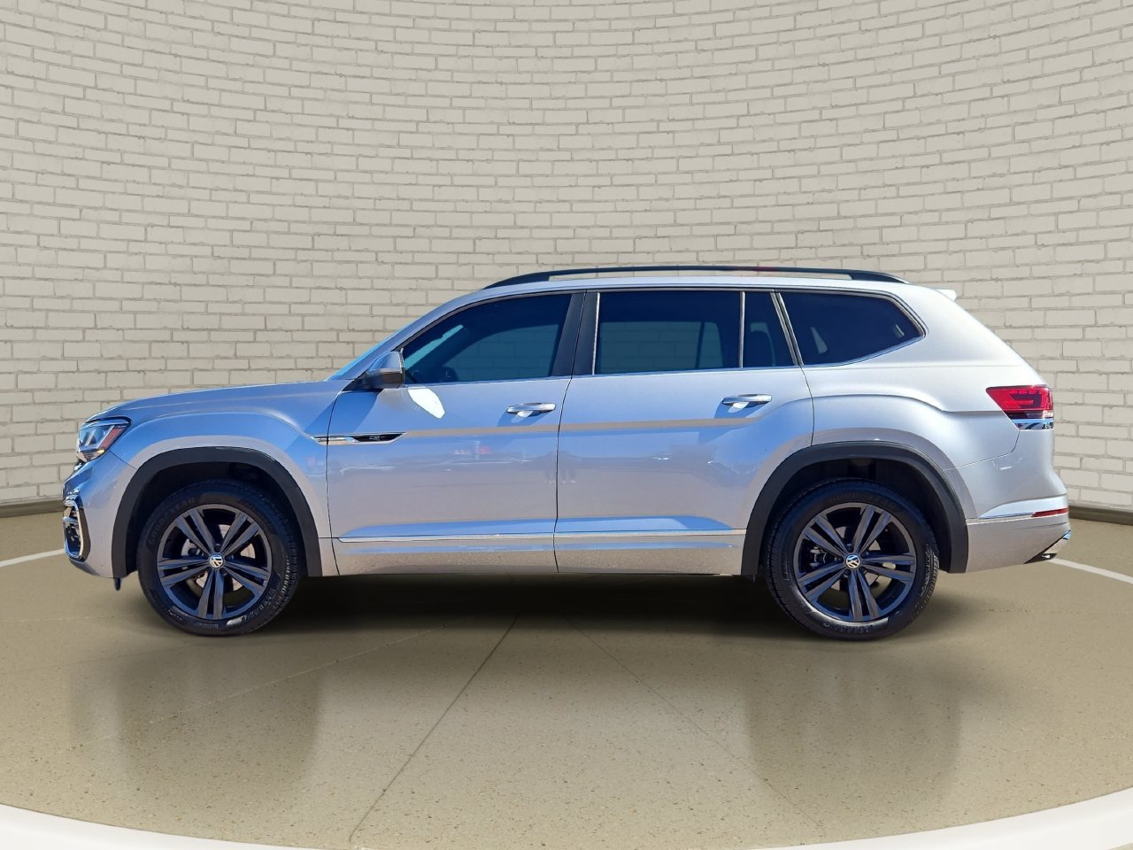 Used 2021 Volkswagen Atlas SE w/ Panoramic Sunroof Package FWD image 8