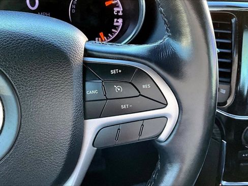 Used 2021 Jeep Grand Cherokee Laredo X image 14