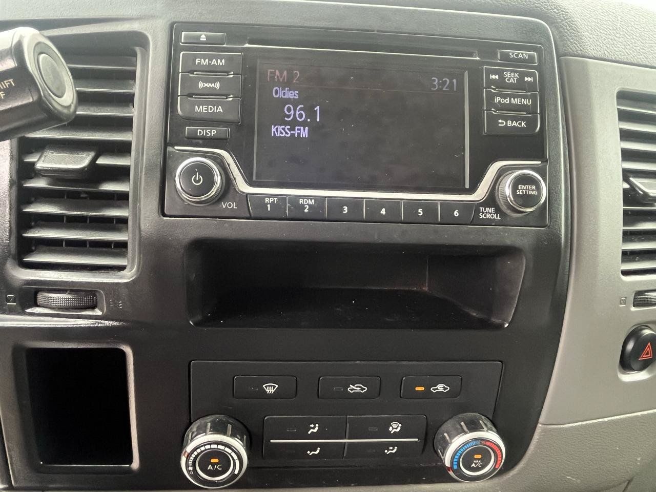 Used 2018 Nissan NV 2500 SV RWD image 34