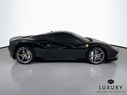 Used 2020 Ferrari F8 Tributo image 5