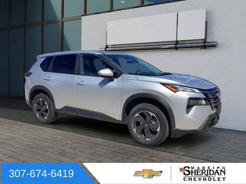 Used 2025 Nissan Rogue SV AWD/4WD image 1