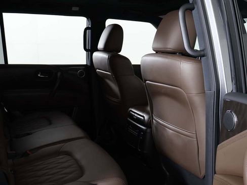 Used 2024 Nissan Armada Platinum image 34