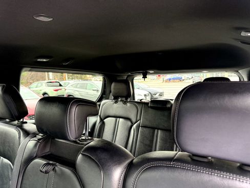 Used 2023 Jeep Wagoneer Series III w/ Preferred Equipment Group image 24