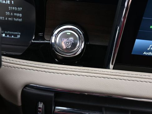 Used 2022 Lincoln Corsair Reserve image 32