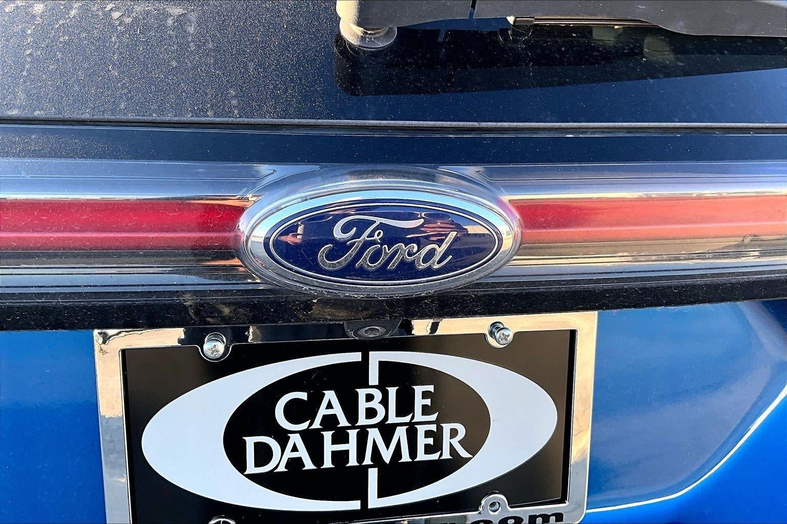 Used 2018 Ford Edge Titanium w/ Equipment Group 302A AWD/4WD image 6