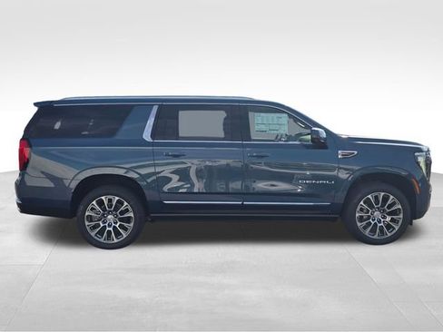 New 2026 GMC Yukon XL Denali w/ Sun & Power Step Package AWD/4WD image 6