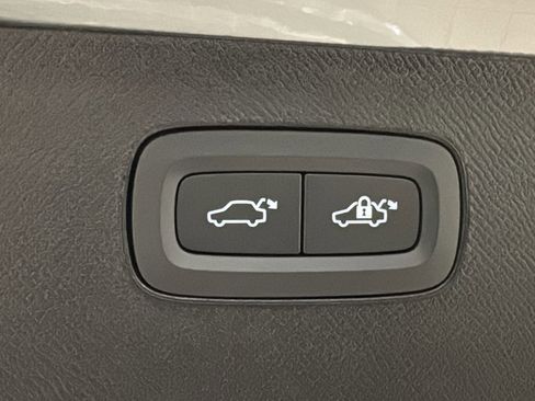 Used 2026 Volvo XC90 B6 Plus w/ Protection Package Premier image 31