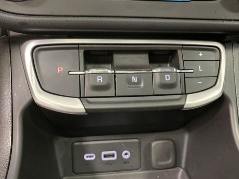 Used 2023 GMC Terrain SLE w/ Driver Convenience Package image 21