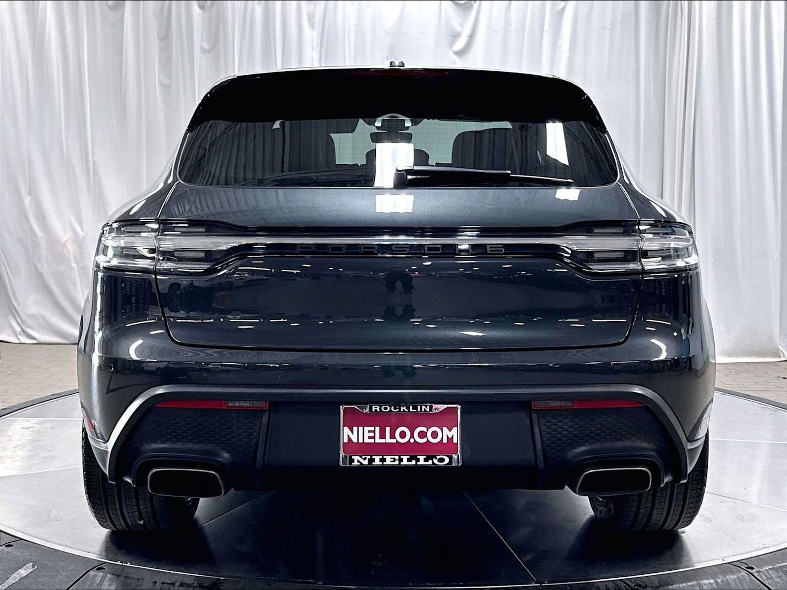 Used 2024 Porsche Macan AWD/4WD image 9