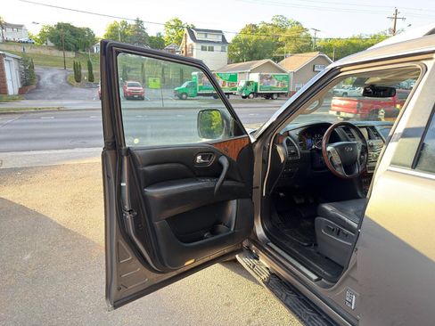 Used 2018 INFINITI QX80 4WD image 10
