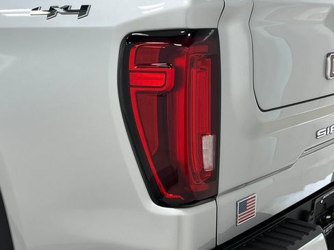 Used 2019 GMC Sierra 1500 SLT AWD/4WD image 39