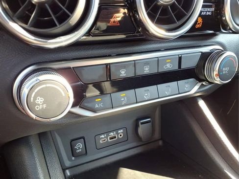 Used 2025 Nissan Sentra SV w/ Trunk Package FWD image 23