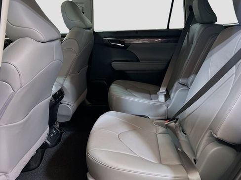 New 2026 Toyota Highlander Limited AWD/4WD image 24