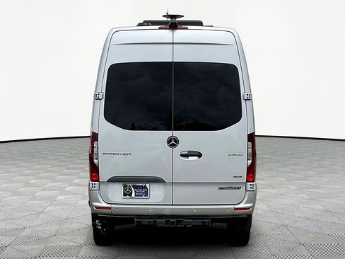Used 2022 Mercedes-Benz Sprinter 2500 image 5
