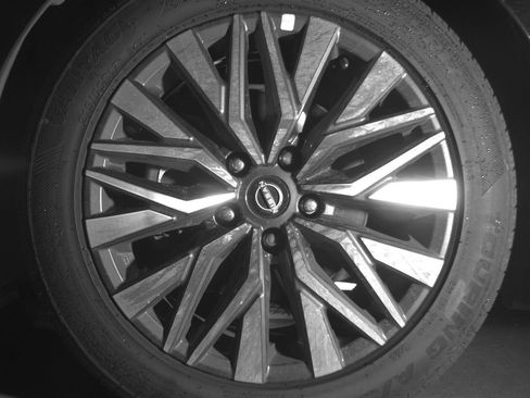 Used 2025 Nissan Altima 2.5 SV FWD image 12