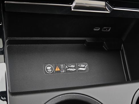 New 2026 GMC Yukon Denali w/ Sun & Power Step Package image 25