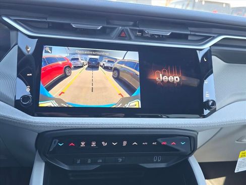 New 2026 Jeep Cherokee Laredo image 15