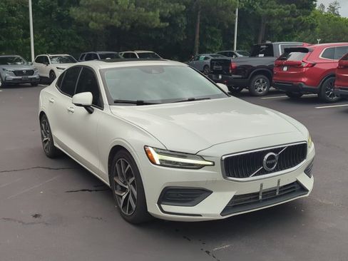 Used 2019 Volvo S60 T6 Momentum w/ Premium Package AWD/4WD image 3