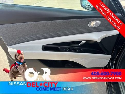 Used 2025 Hyundai Elantra Limited FWD image 15
