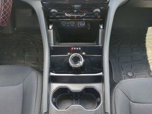 Certified 2024 Jeep Grand Cherokee Laredo AWD/4WD image 21