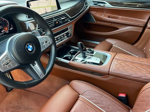 Used 2022 BMW 750i xDrive w/ Autobahn Package AWD/4WD image 14