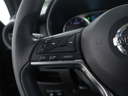 Used 2018 Nissan Kicks S image 24