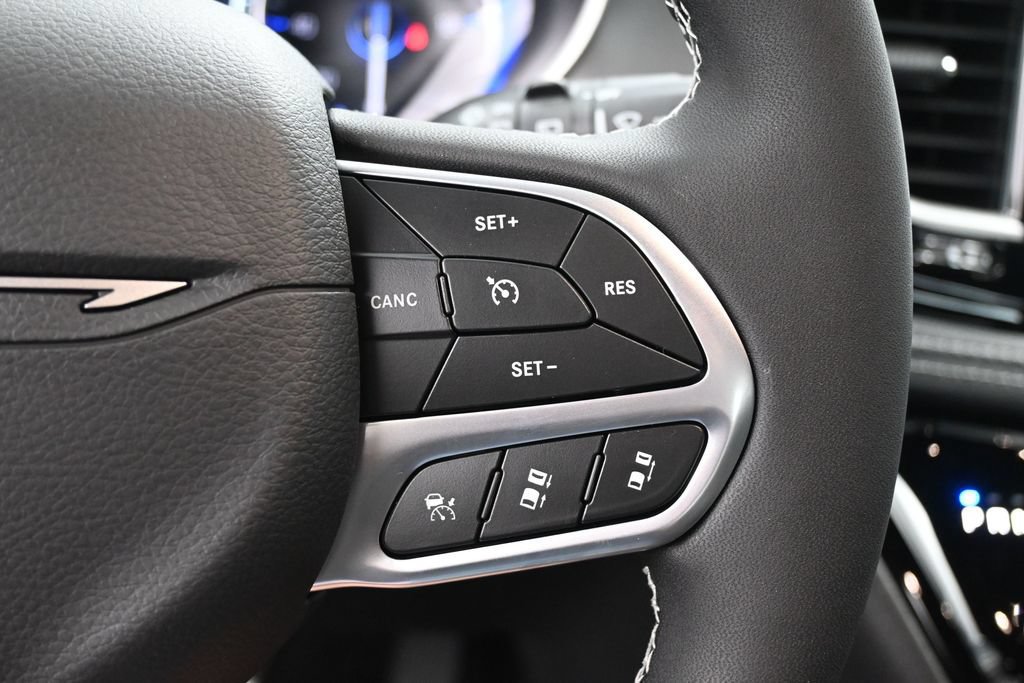 New 2027 Chrysler Pacifica Select w/ Family Tech Group FWD image 28