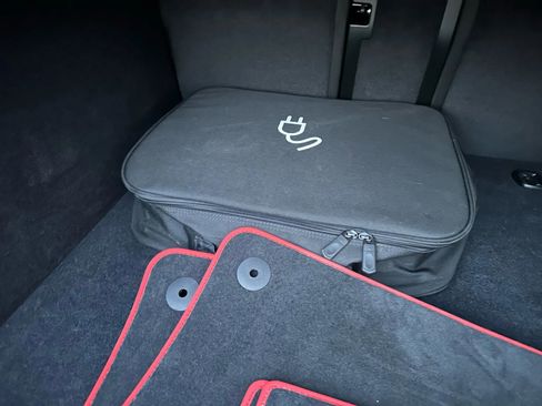 Used 2023 Audi RS e-tron GT image 28