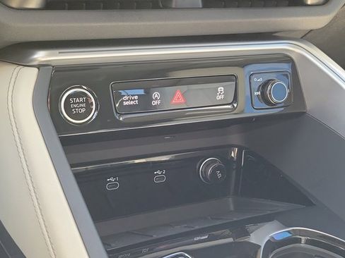 Certified 2025 Audi Q5 Premium w/ Convenience Package image 26