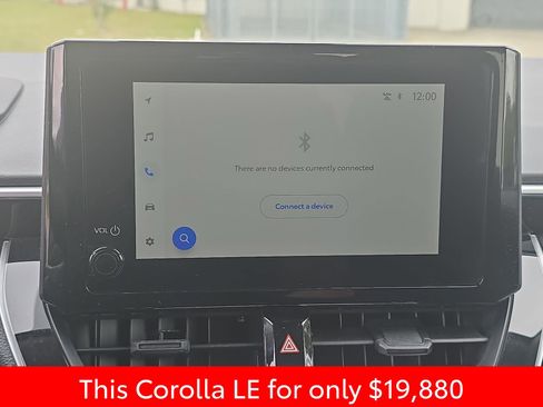 Used 2025 Toyota Corolla LE image 27