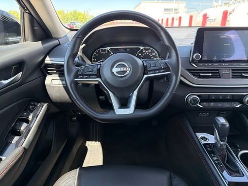 Used 2025 Nissan Altima 2.5 SR AWD/4WD image 25