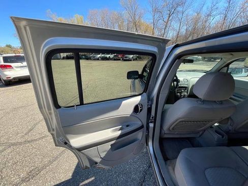 Used 2009 Chevrolet HHR LS FWD image 24