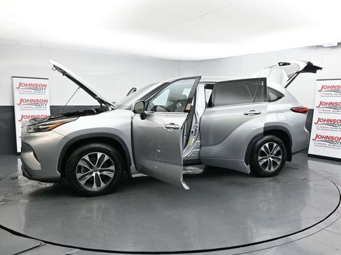 Used 2022 Toyota Highlander XLE image 36