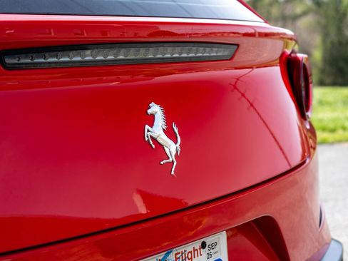 Used 2017 Ferrari GTC4Lusso image 14