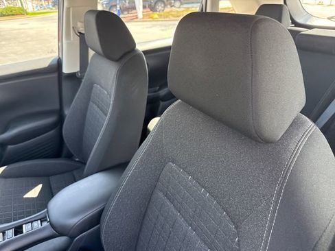 Used 2024 Honda HR-V LX image 12