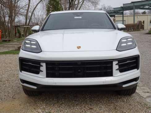 Used 2024 Porsche Cayenne image 14