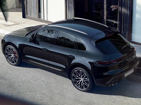 Certified 2023 Porsche Macan S image 4