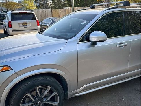 Used 2019 Volvo XC90 T5 Momentum w/ Advanced Package FWD image 4