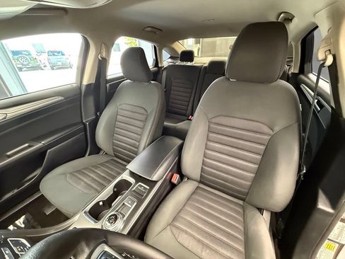 Used 2019 Ford Fusion SE FWD image 62