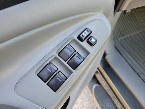 Used 2010 Toyota Tacoma PreRunner w/ TRD Sport Pkg RWD image 19