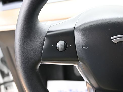 Used 2023 Tesla Model Y Long Range AWD/4WD image 18