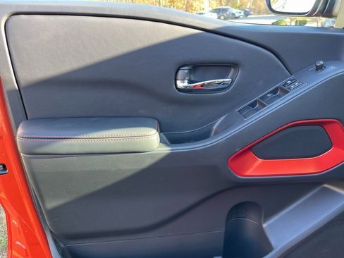 Certified 2025 Nissan Frontier PRO-4X image 10