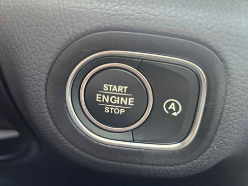 Used 2026 Mercedes-Benz GLS 450 4MATIC image 33