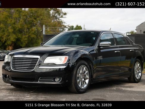 Used 2014 Chrysler 300 C image 1