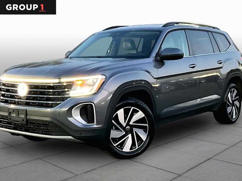 Used 2025 Volkswagen Atlas SE AWD/4WD image 1