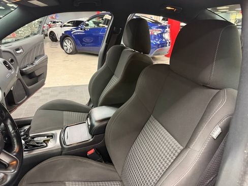 Used 2022 Dodge Charger R/T w/ Blacktop Package RWD image 34