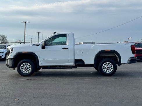 Used 2024 GMC Sierra 2500 Pro w/ Convenience Package image 4