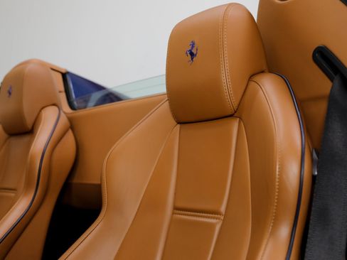 Used 2015 Ferrari 458 Spider RWD image 47