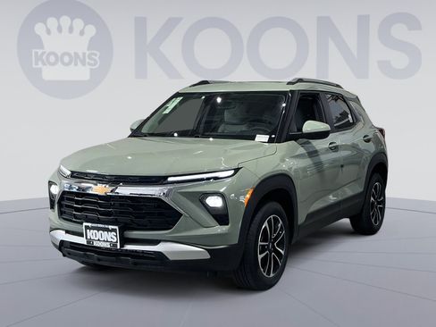 New 2026 Chevrolet TrailBlazer LT w/ Convenience Package AWD/4WD image 1